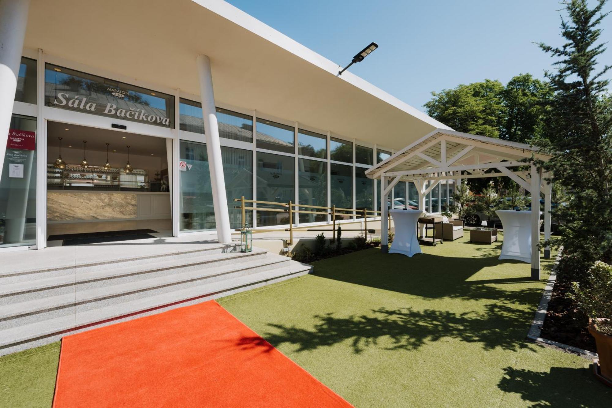 Boutique Hotel Maraton Kosice Luaran gambar