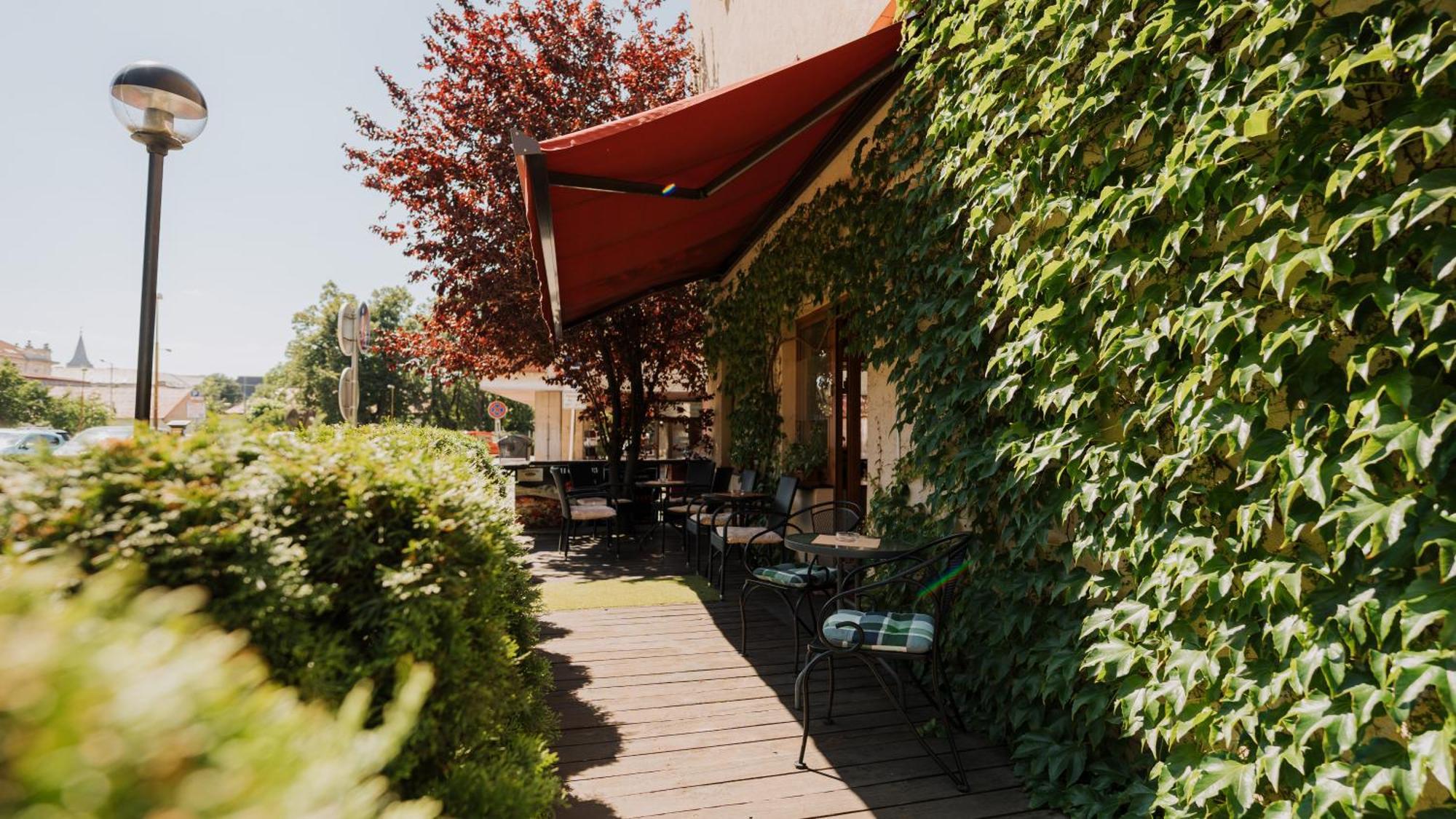 Boutique Hotel Maraton Kosice Luaran gambar