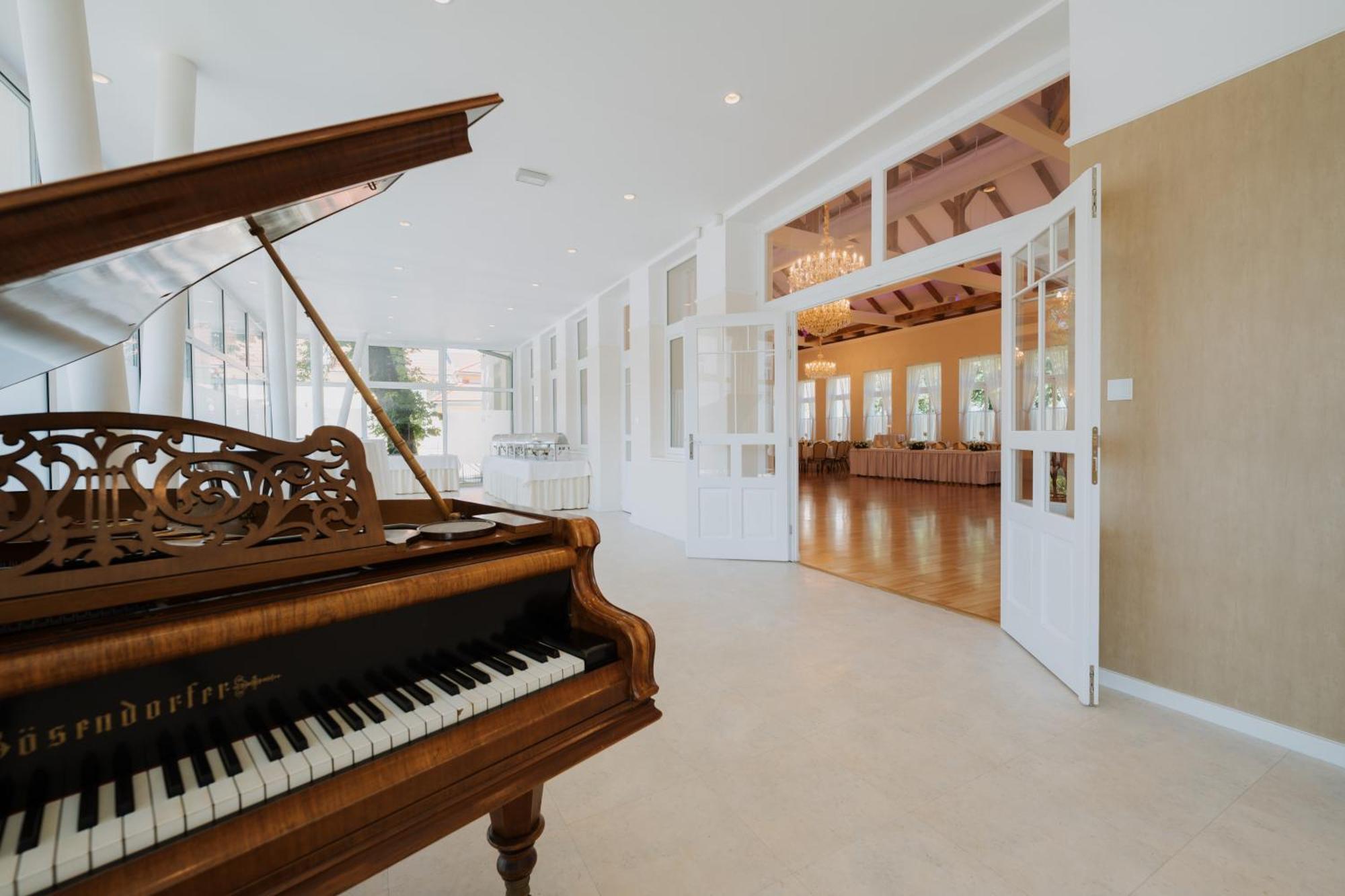 Boutique Hotel Maraton Kosice Luaran gambar
