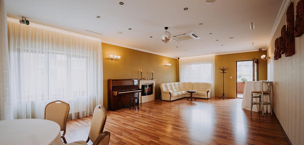 Boutique Hotel Maraton Kosice Luaran gambar