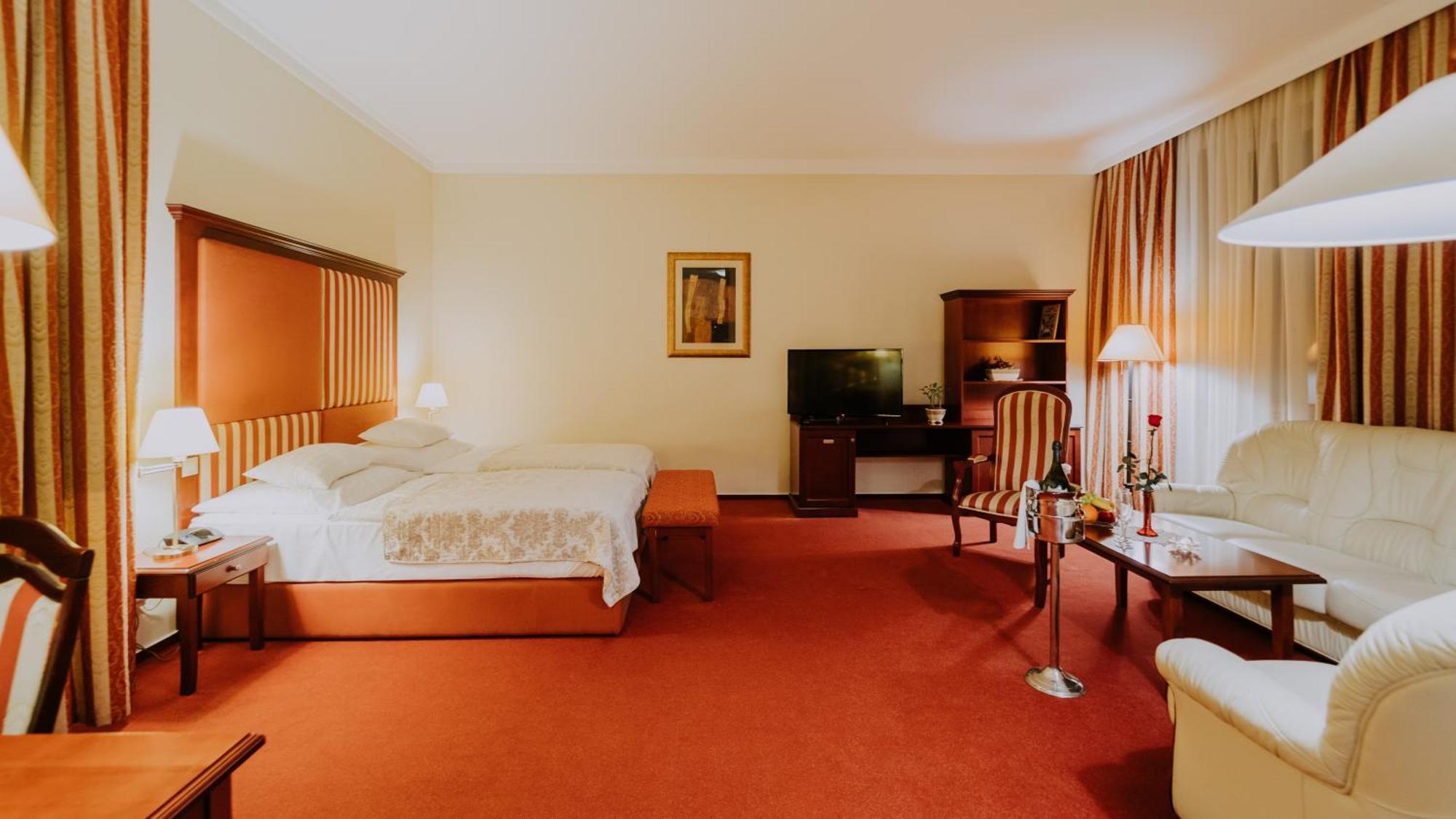Boutique Hotel Maraton Kosice Luaran gambar