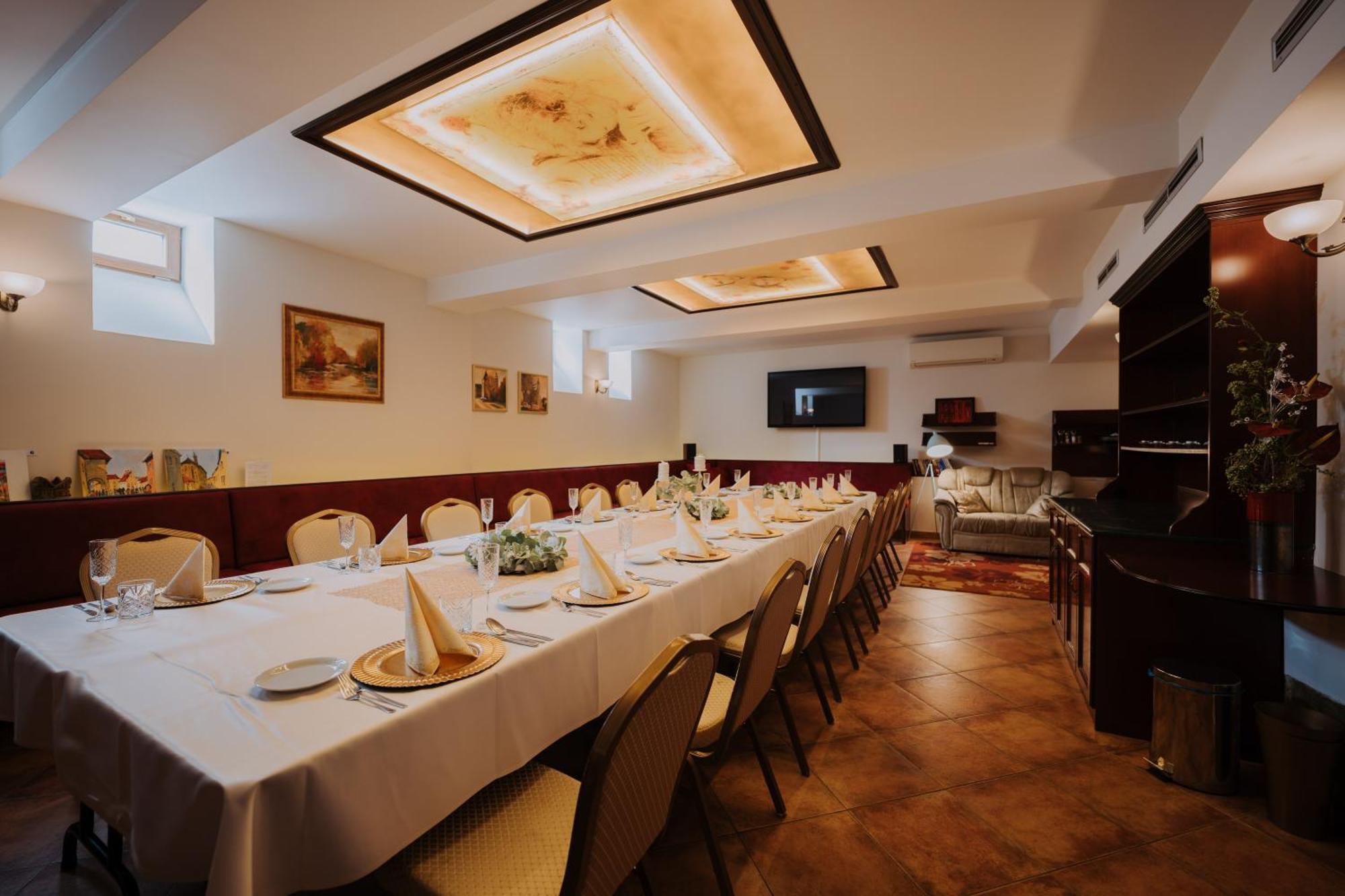 Boutique Hotel Maraton Kosice Luaran gambar